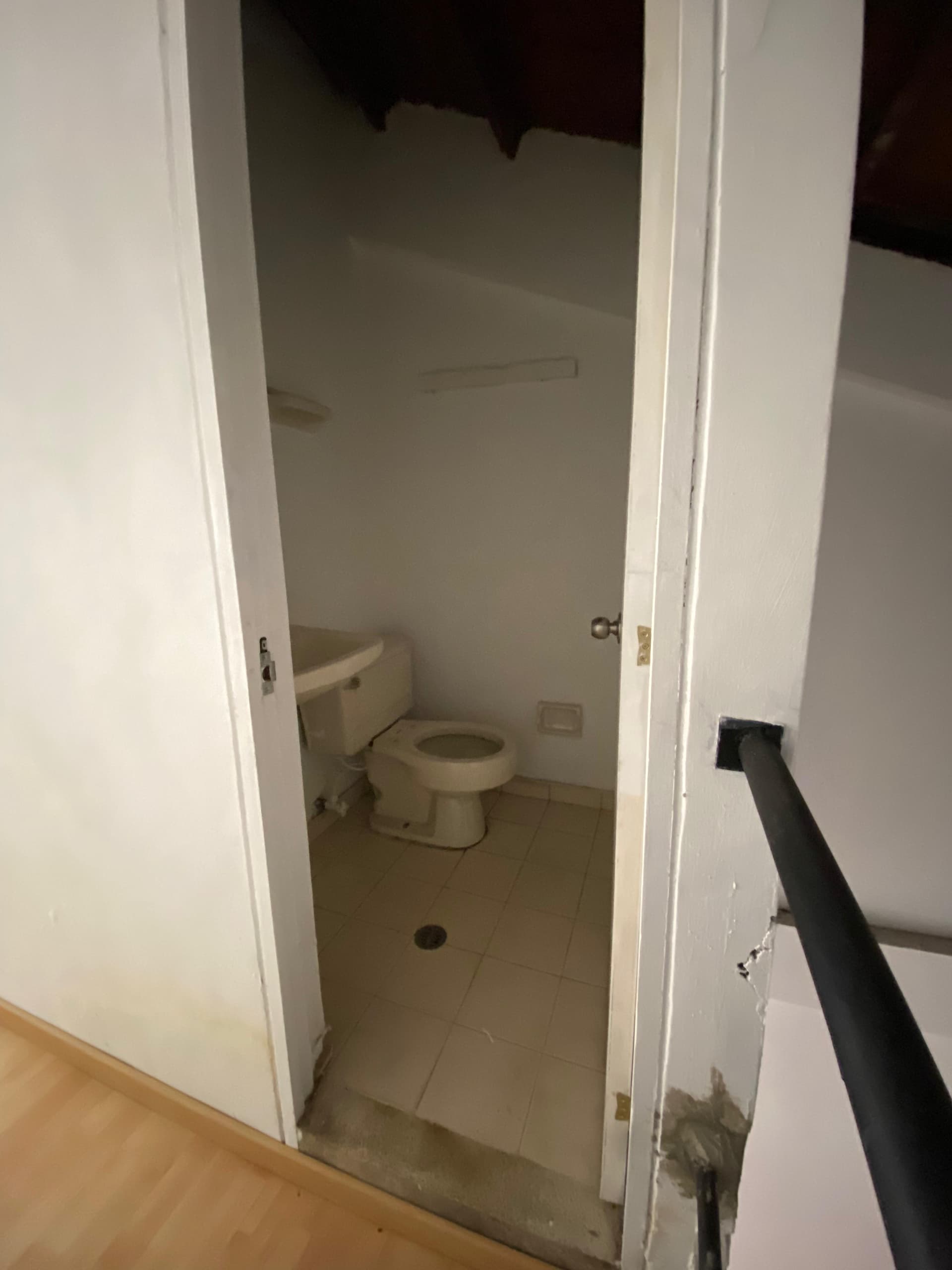 Local en la america san juan medellin — La America, Medellín