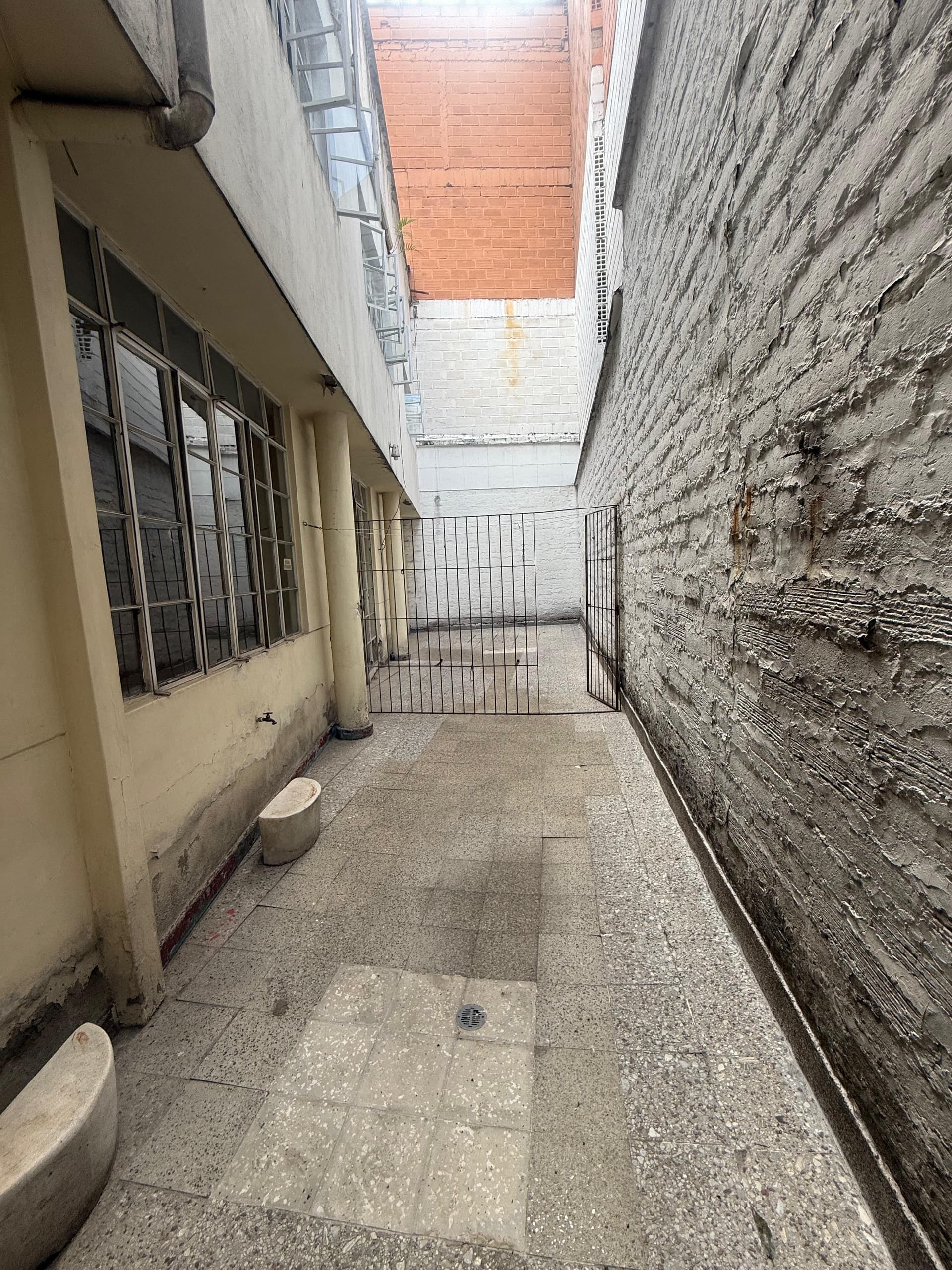 Casa comercial  en arriendo primer piso laureles — Laureles Segundo Parque, Medellín