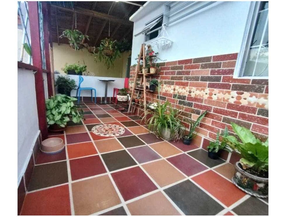 Casa en arriendo para negocio – almería — Laureles, Medellín
