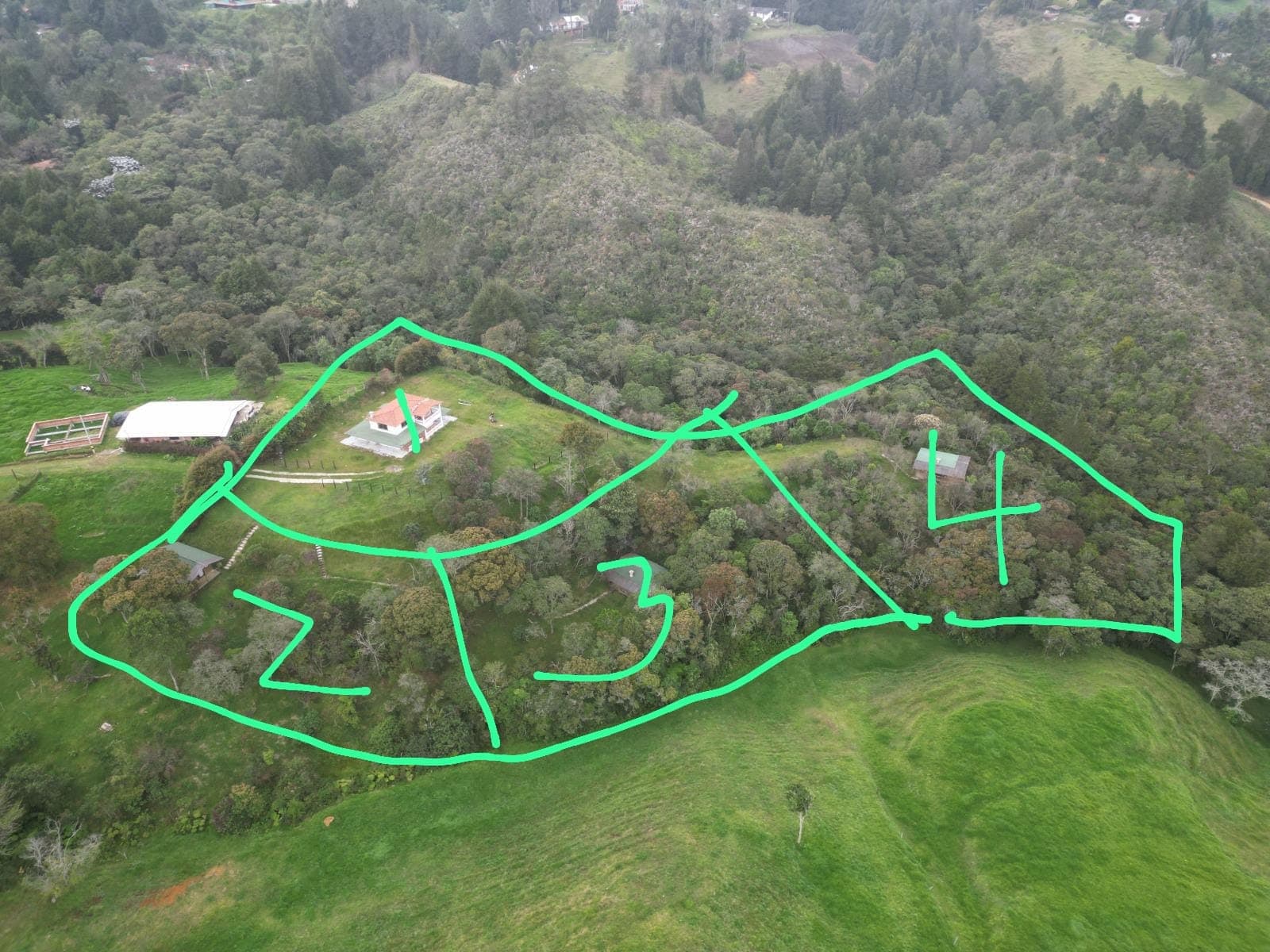 Lote con cabaña en guarne antioquia — Vereda Barro Blanco, Santa Elena