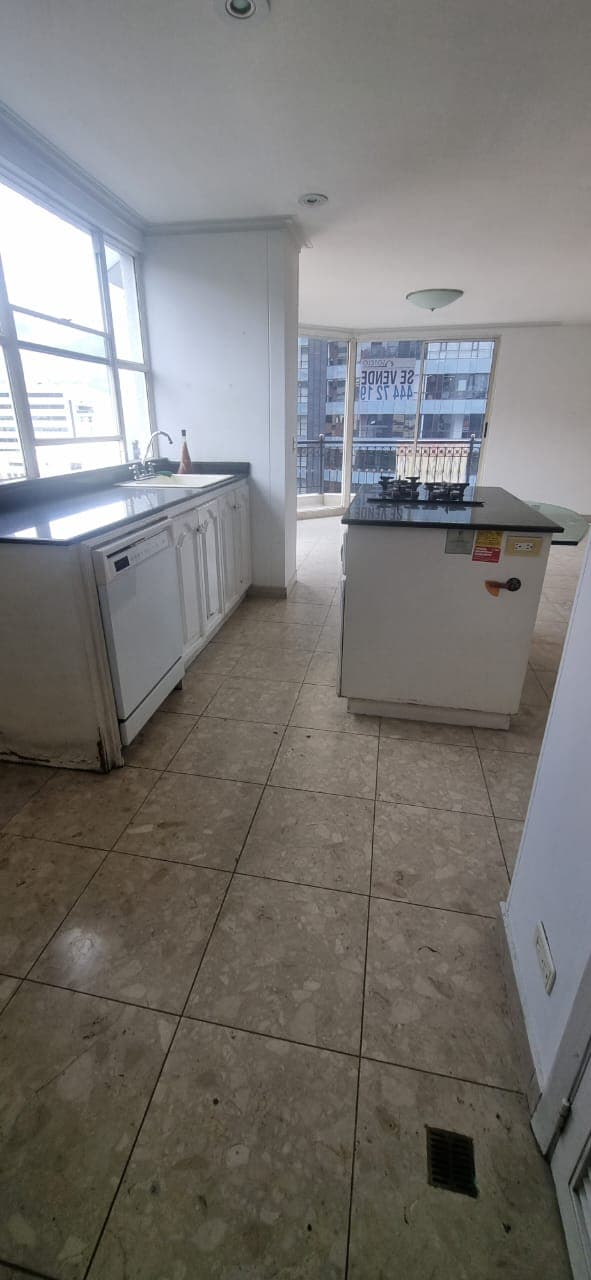 Apartamento en el poblado medellin — Poblado, Medellín